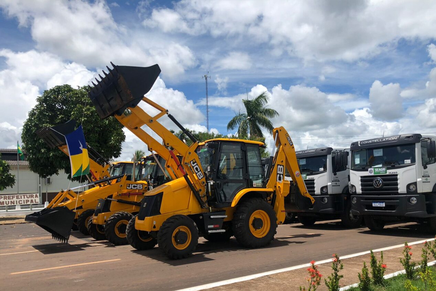 Governo entrega caminhões basculantes e retroescavadeiras para sete municípios da Zona da Mata - News Rondônia