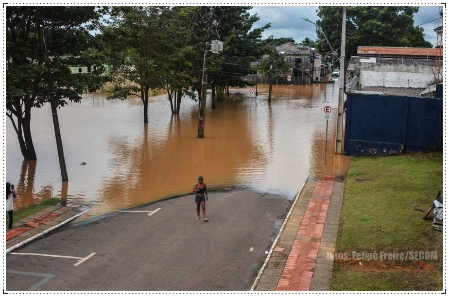 Debaixo dágua: Rio Branco está sob emergência pública - News Rondônia